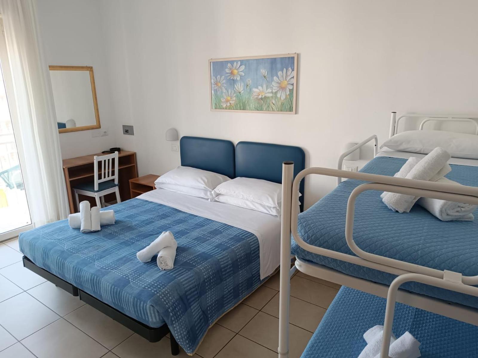 Hotel Berenice Римини Экстерьер фото